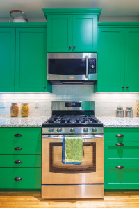 img_08-15_MH_Green-Kitchen