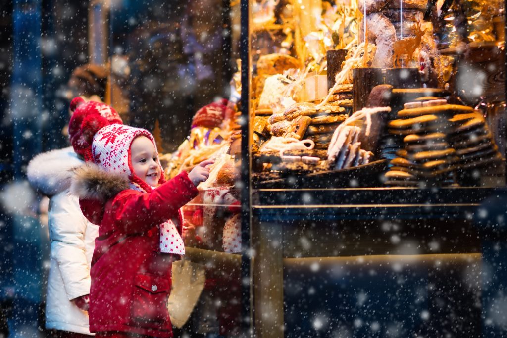 Children window shopping