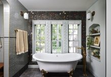 Inside a St. Paul Tudor’s Harmonious, Color-Drenched Bathroom